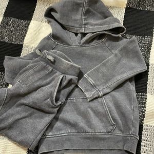💕3 for $20💕Distressed hoodie/sweats pants set